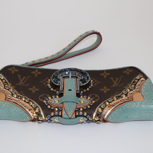 Louis Vuitton Lizard Embellished Les Extraordinaires Clutch - Picture 7 of 16